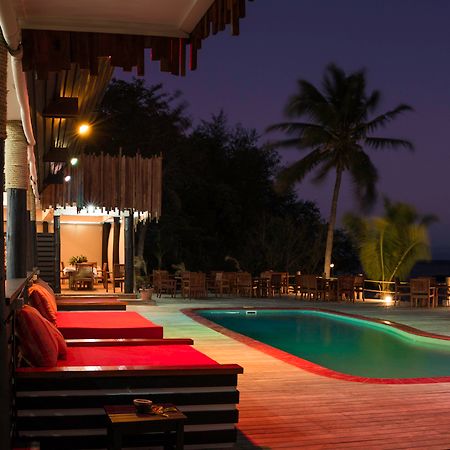 Funky Fish Beach & Surf Resort Solevu Extérieur photo