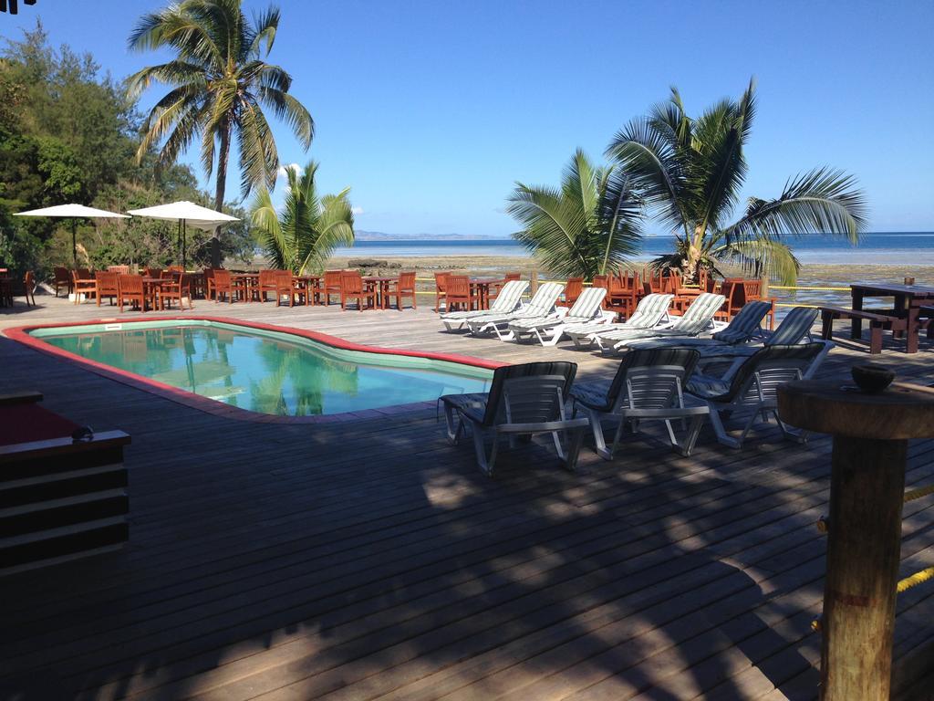 Funky Fish Beach & Surf Resort Solevu Extérieur photo