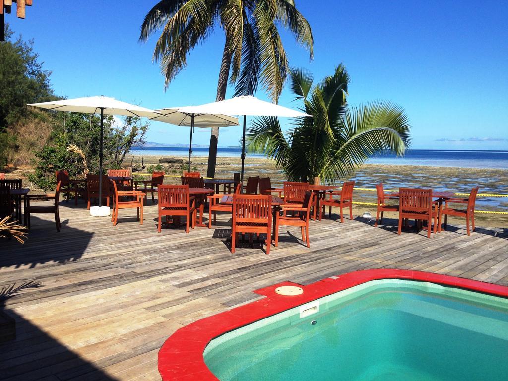 Funky Fish Beach & Surf Resort Solevu Extérieur photo