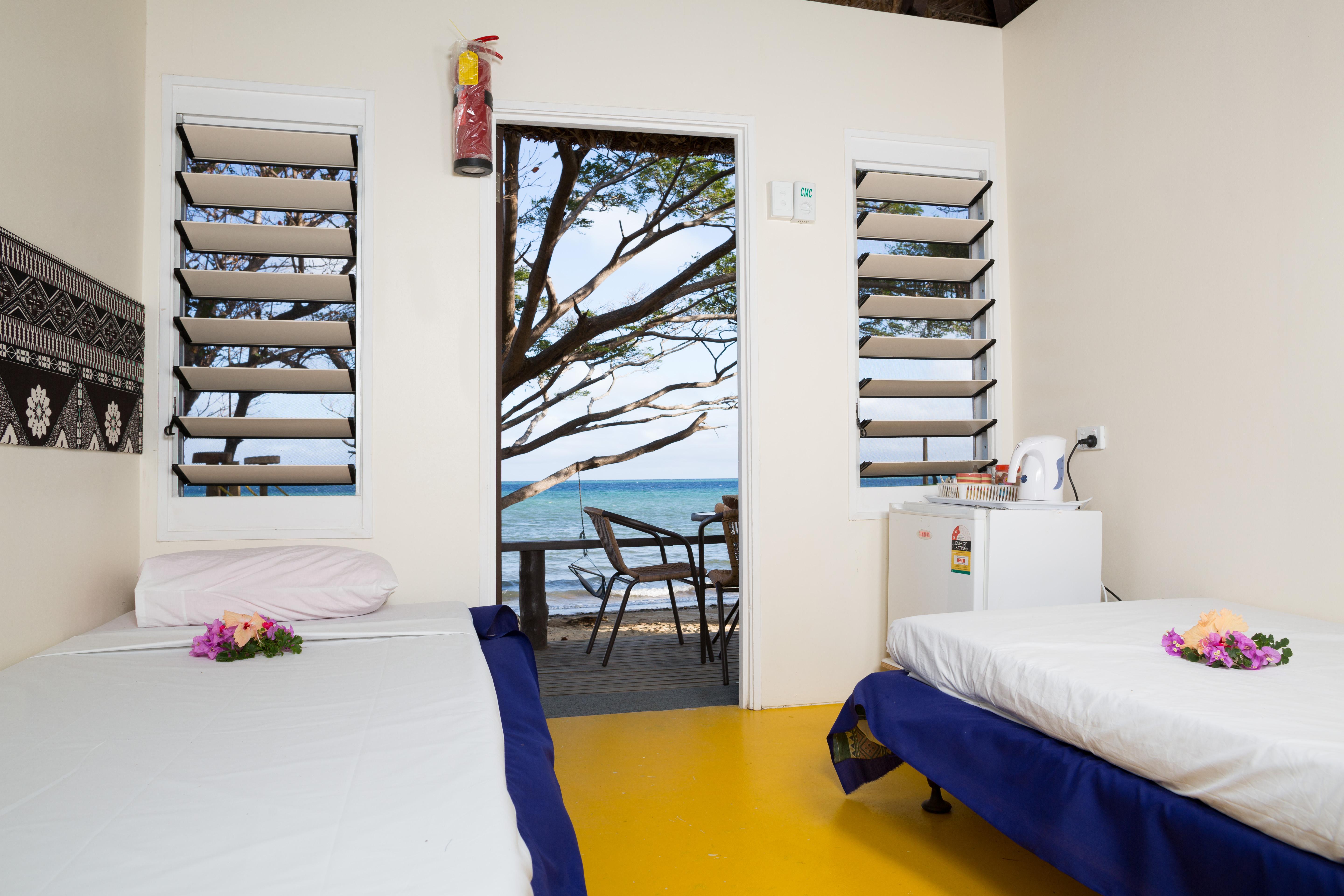 Funky Fish Beach & Surf Resort Solevu Extérieur photo