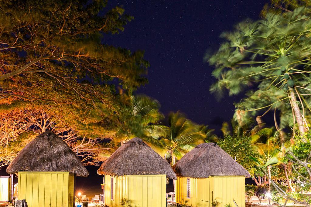 Funky Fish Beach & Surf Resort Solevu Extérieur photo